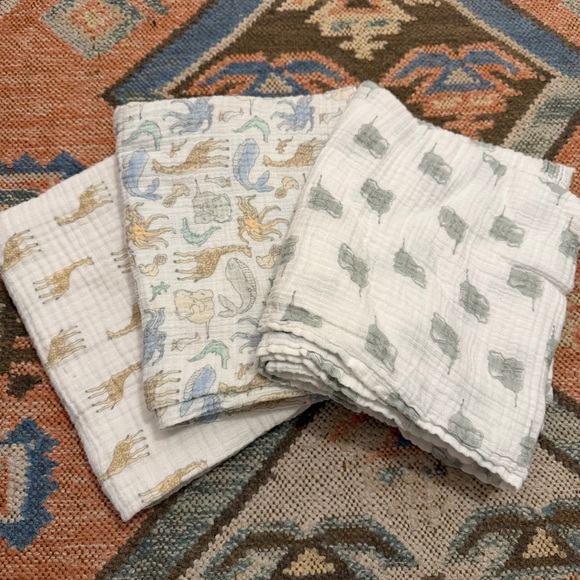 aden + anais Other - Muslin swaddles